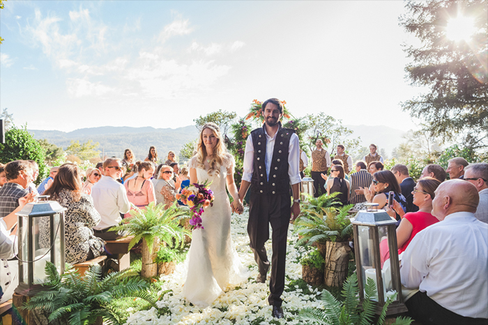 romantic wedding ceremony decor
