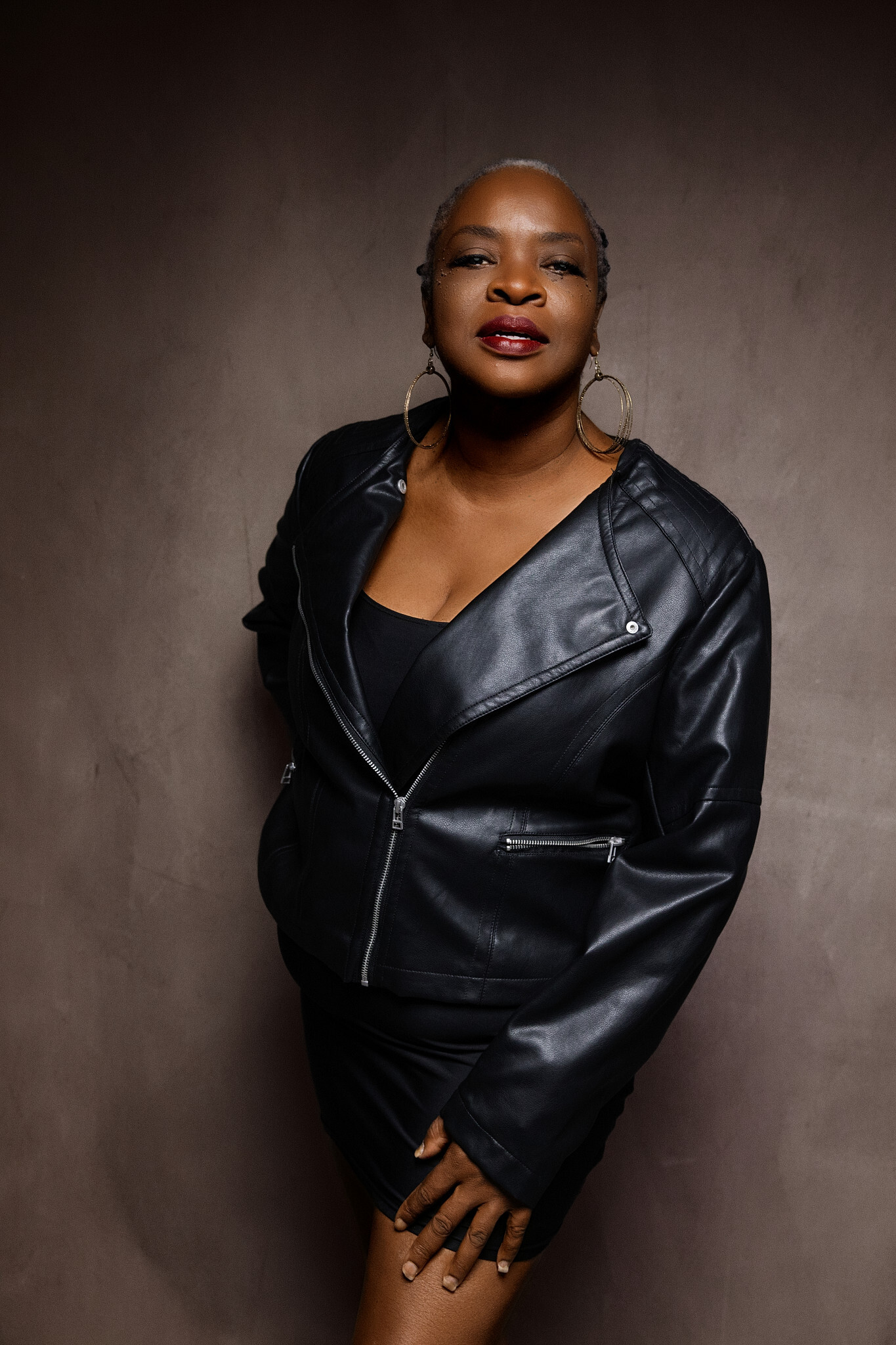 Glam portrait photography session Folsom California - directed posing